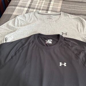 Under Armour Men's Black and Gray Short Sleeve Tees